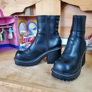 90s black chunky heel boots size 6.5